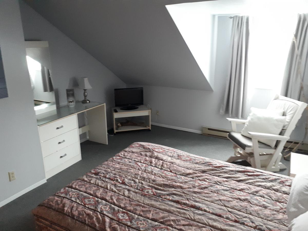 Hotel Au Vieux Bardeau Deschambault Eksteriør billede